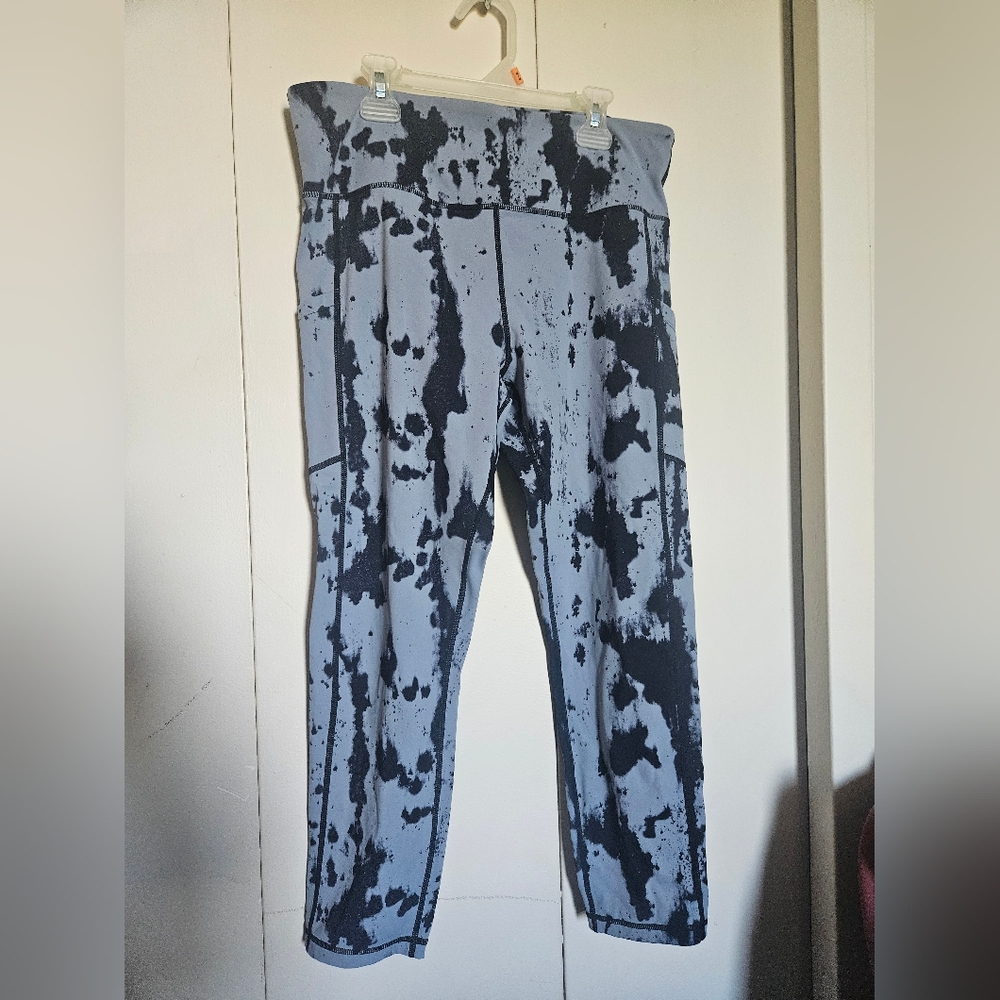 Zyoa Gray and Black Splatter Print Leggings